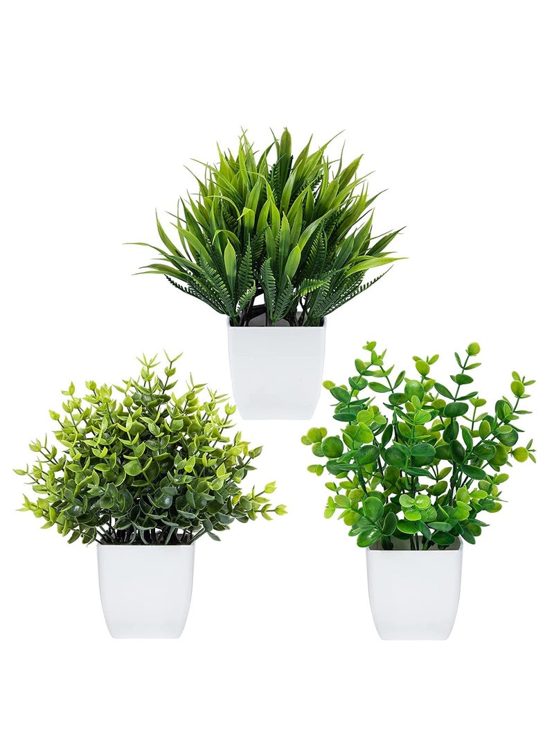 مملكة الإكسسوارات نباتات صناعية في أصص، عبوة من 3 نباتات أوكالبتوس بلاستيكية صناعية صغيرة الحجم للاستخدام الداخلي، نباتات صناعية صغيرة للديكور المنزلي والحمام والمكتب والمنزل الريفي (مجموعة من 3 قطع) - Image 1