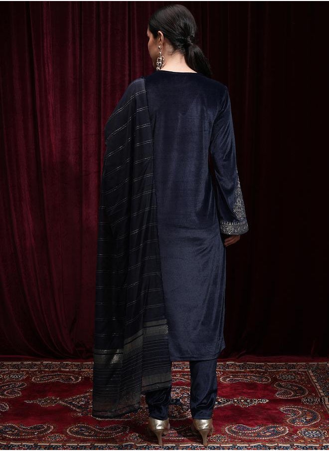 Vishudh - Women Blue Embroidered Velvet Kurta Set by Styli - Image 1