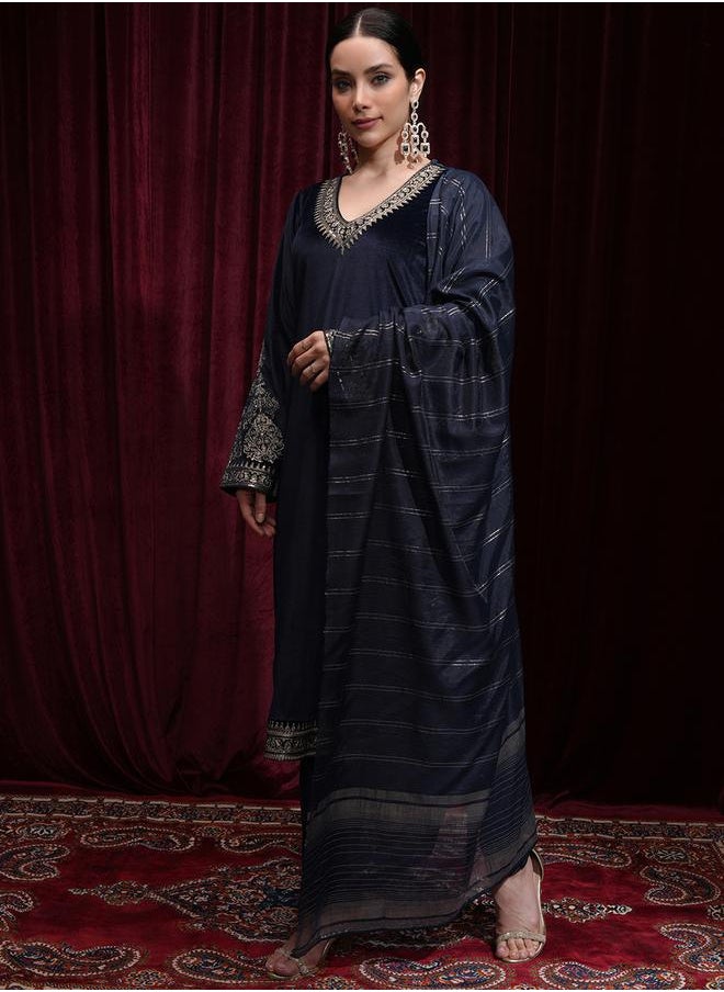 Vishudh - Women Blue Embroidered Velvet Kurta Set by Styli - Image 1