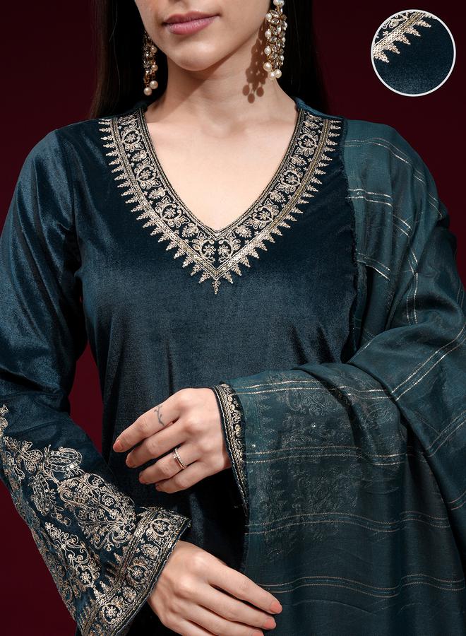 فيشود طقم كورتا نسائي مخمل مطرز باللون الأخضر من ستايلي - Image 5