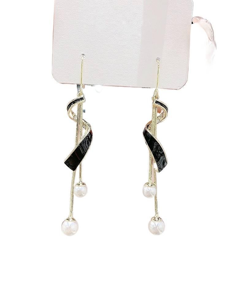 Gold Pearl Earrings Lightweight Non Pierced Jewelry for Women and Daily Wear - Image 1