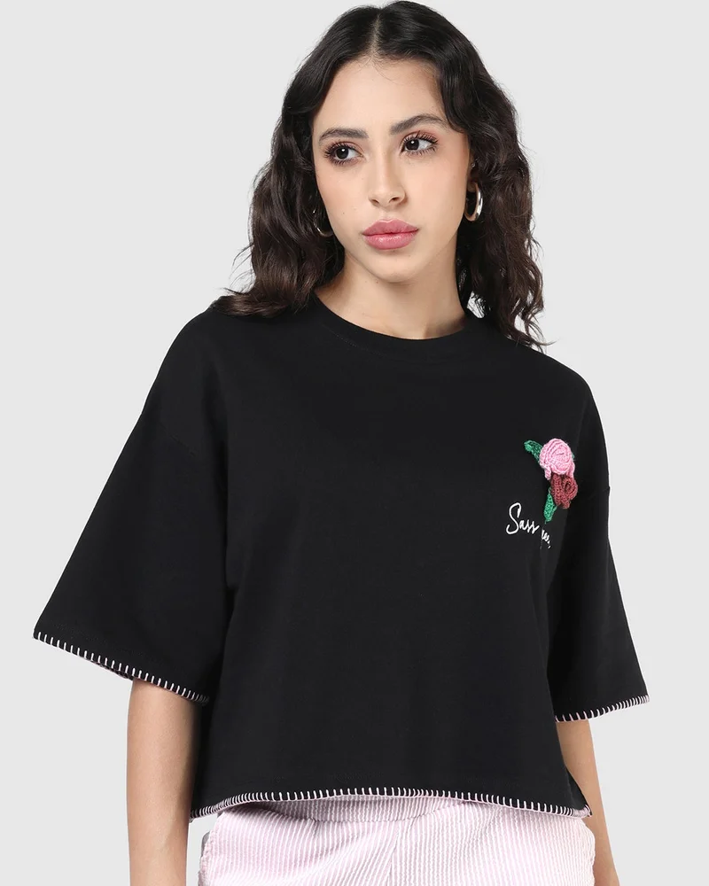 بيواكوف Women's Black Embroidered Oversized Short Top
