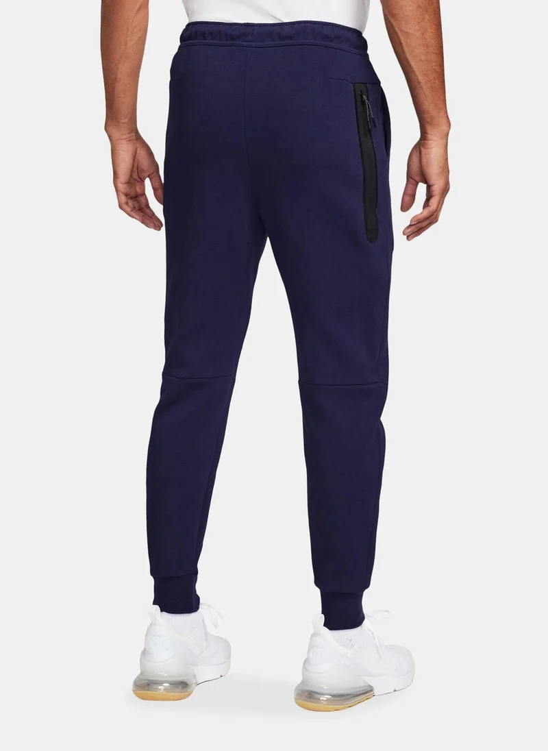 نايكي Men's Sportswear France Tech Fleece Track Pants