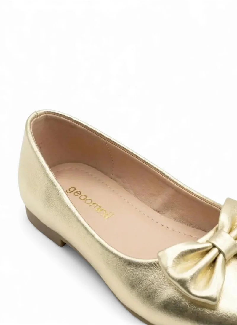 Geoomnii Gold Junior Girls’ Closed Flat Shoes – Comfortable, Lightweight & Everyday Wear for Women | Best Price UAE