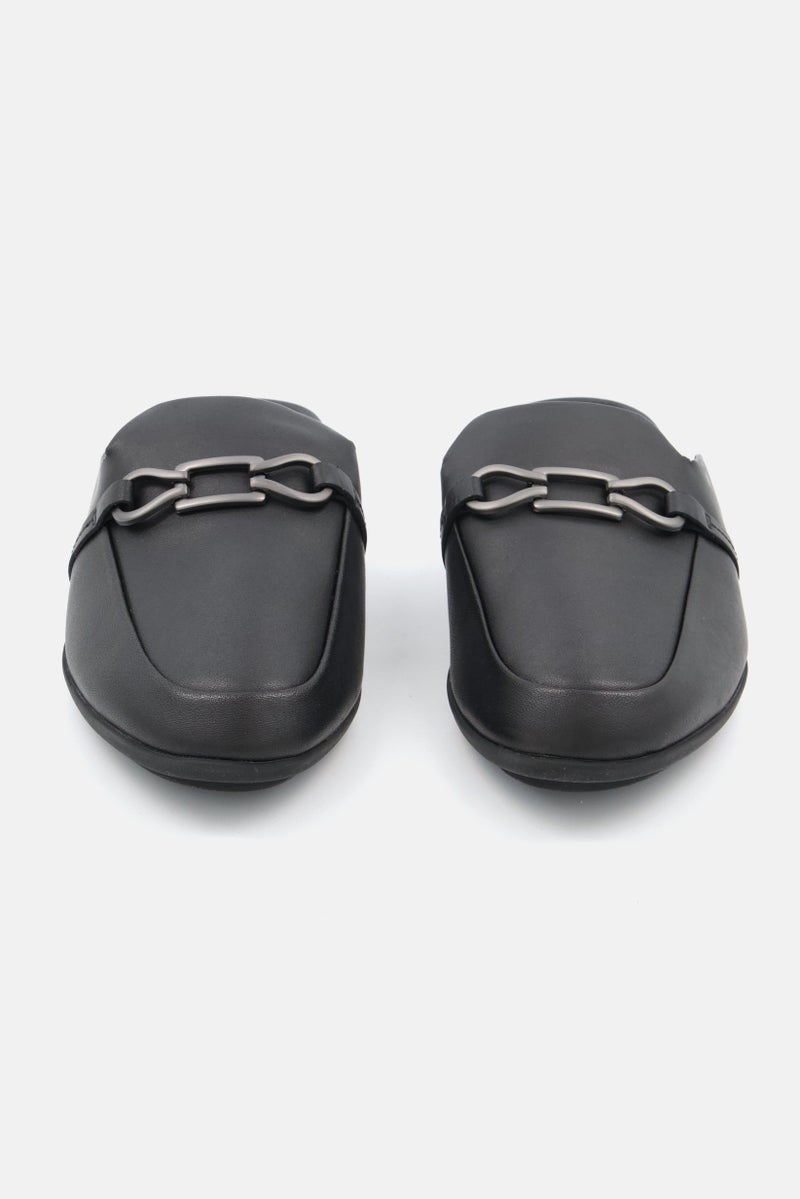 FitFlop أحذية مولا بلاستيكية جلدية بسلسلة غرايسي للنساء، سوداء - Image 3