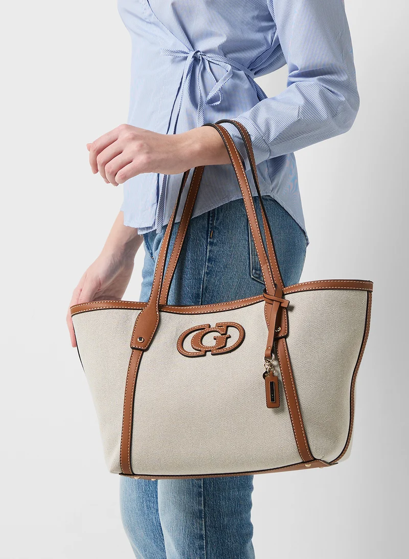 جس Sebina Tote