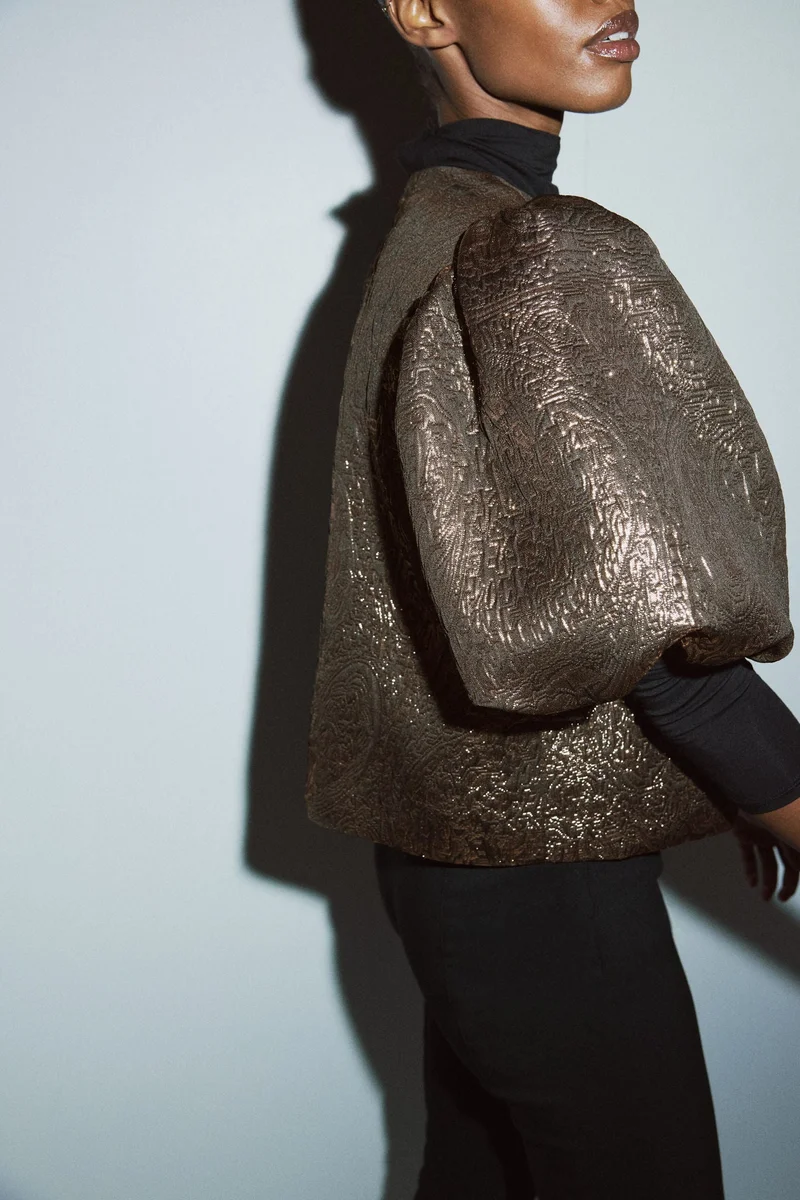 اتش اند ام بلوزة بأكمام بالون