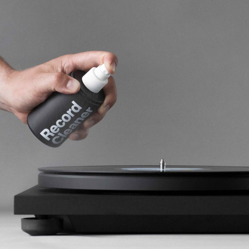 am Vinyl Record Cleaner â€“ Essential Record Player Accessory with 200ml (6.8 oz) Cleaning Solution & Lint-Free Microfiber Cloth â€“ Safe, Non-Abrasive Care for Vinyl Records - Image 2