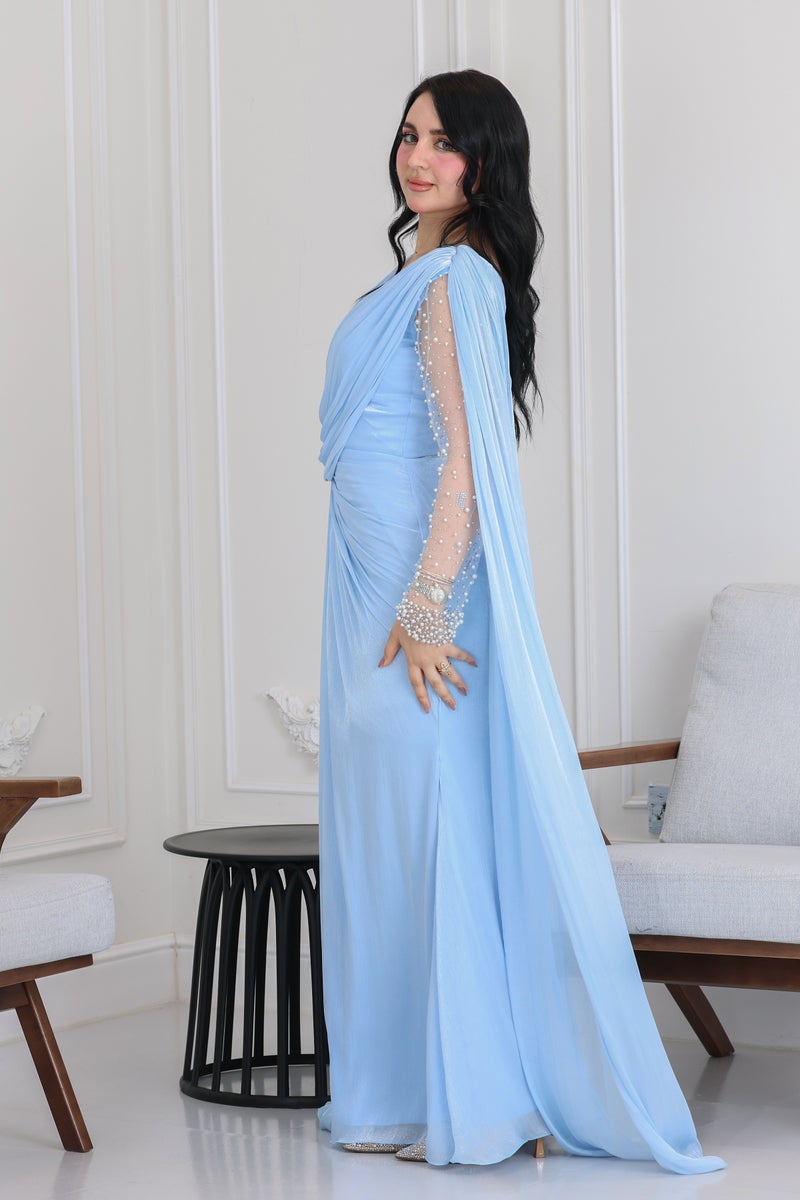 المصمم الحديث فستان سهرة أنيق بأكمام يجمع بين النعومة والأنوثة بشكل يخطف الأنظار! تصميمه الفاخر يبرز جمال القوام - Image 2