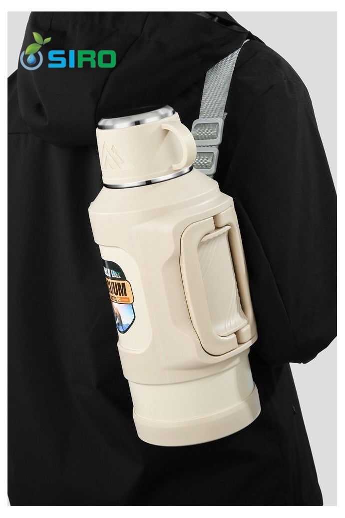 SIRO A Large-Capacity 3000ml Gray-White Thermos Bottle, with an Inner Tank Made of SUS316 Stainless Steel, Featuring Heat and Cold Retention Capabilities. It Is Equipped with a Separate Tea Compartment, Which Can Be Used to Brew Tea, Make Coffee, and Prepare Various Other Ingredients. The Thermos Has Foldable Double Handles—Compared with a Single Handle, It Offers a More Comfortable Grip. It Is Suitable for Multiple Scenarios Such as Outdoor Activities, Travel, In-Car Use, Fishing, Home Use, and Construction Sites, and Can Also Serve as a Hot Water Container. - Image 2