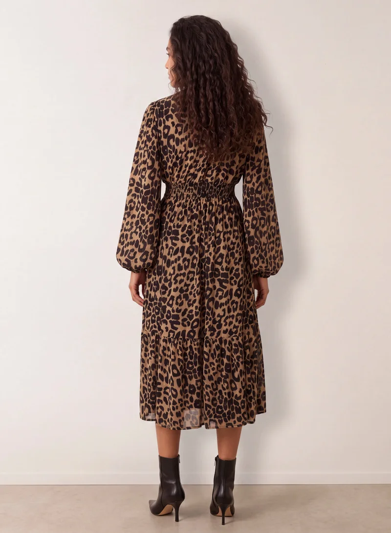 بلو فانيلا Animal Print Long Sleeve V Neck Shirred Midi Dress