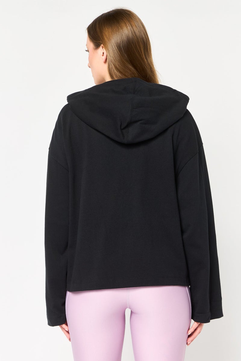 Nike سويت شيرت نسائي فضفاض بأكمام طويلة للخارج، أسود - Image 3