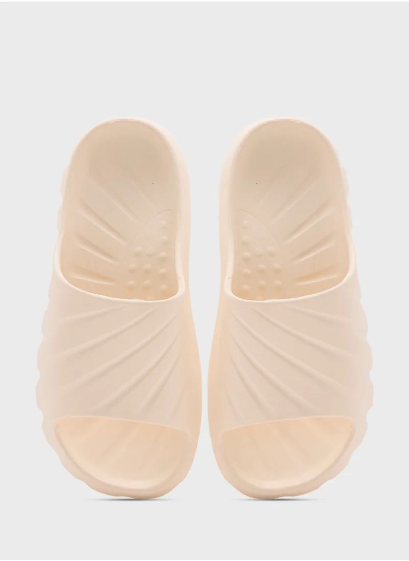 جينجر Diagonal Stripe Slides