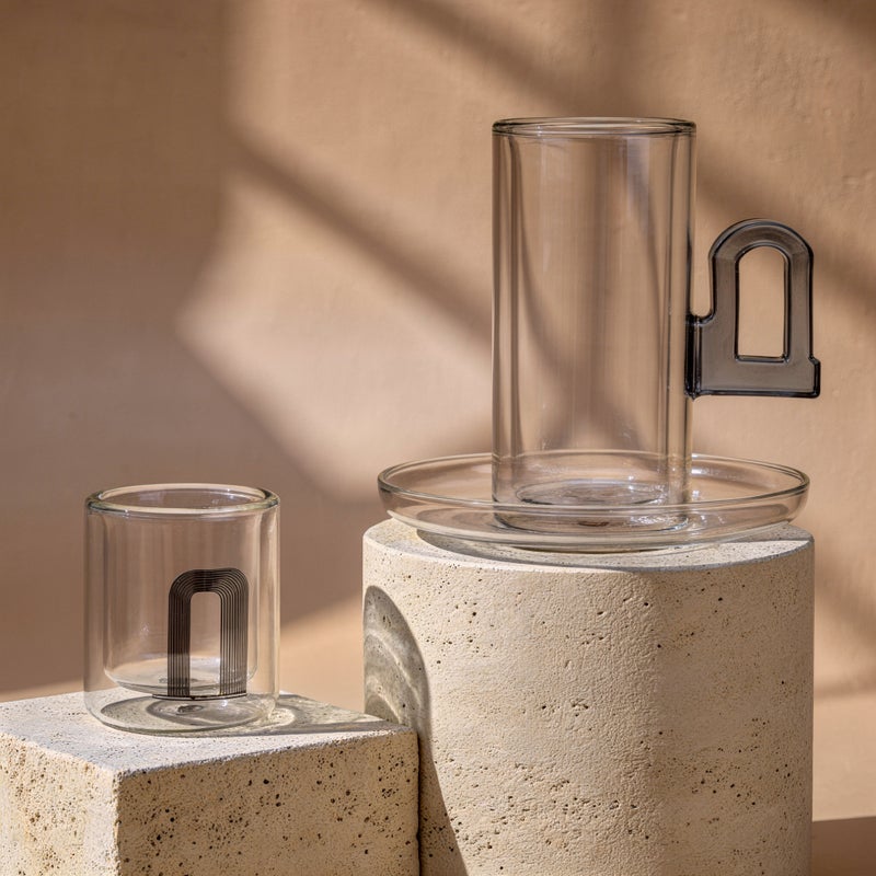 طقم تقديم الشاي والقهوة - كوب مزدوج الجدار مطبوع عليه قوس المسجد مع مقبض مميز وصحن شفاف