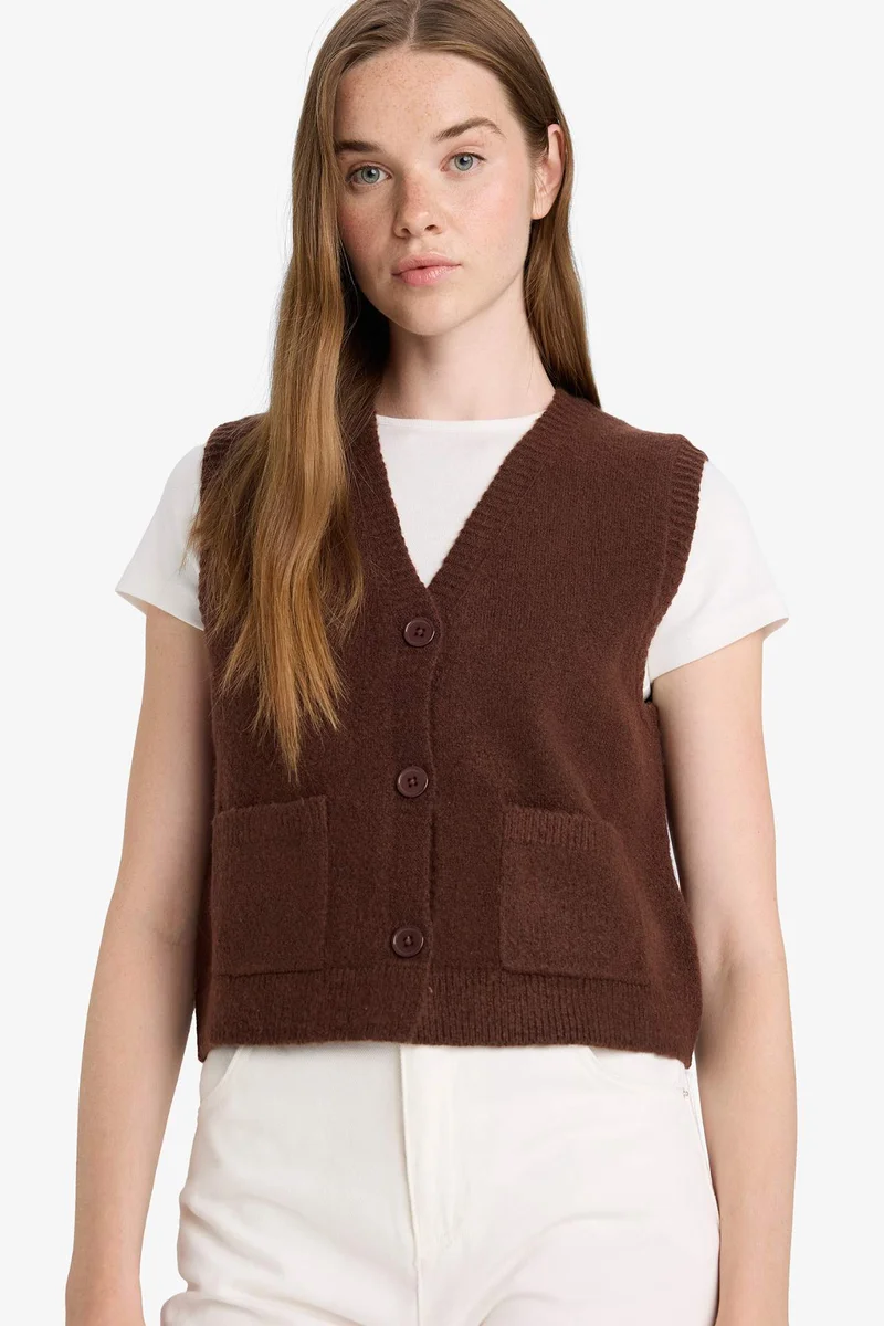 DeFacto Regular Fit V Neck Knit Vest