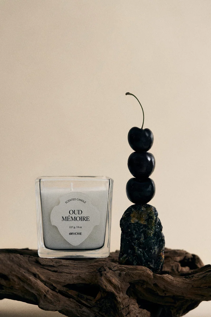 اتش اند ام شمعة معطرة في حامل زجاجي