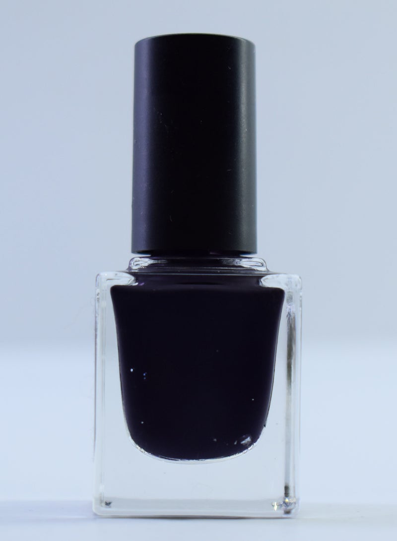 Generic Glossy Nail Polish Black  - Image 1