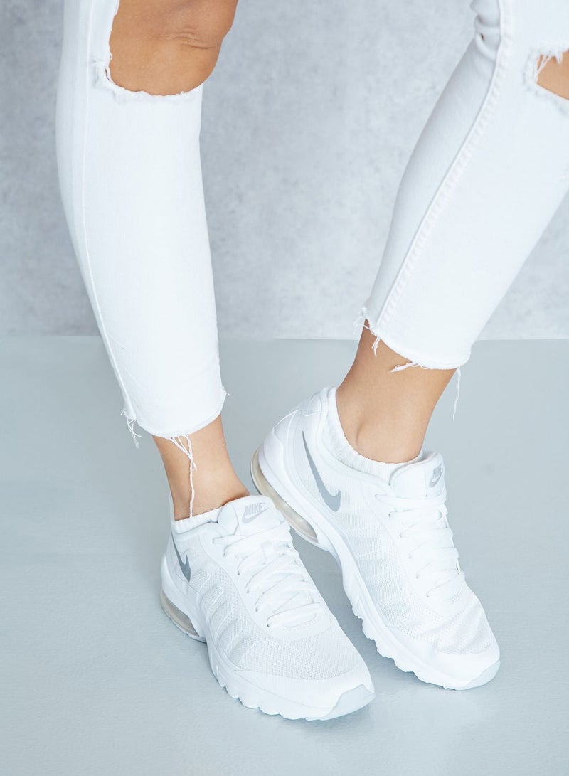 Nike Air Max Invigor - Image 5