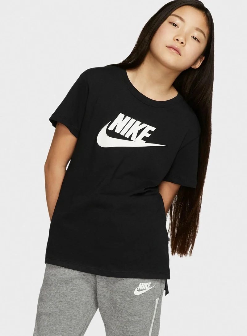 Nike Youth Basic Futura Droptail  T-Shirt