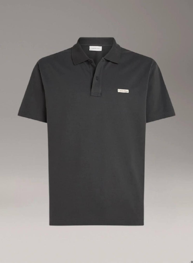 كالفن كلاين جينز بولو شيرت مزين بملصق - Image 4