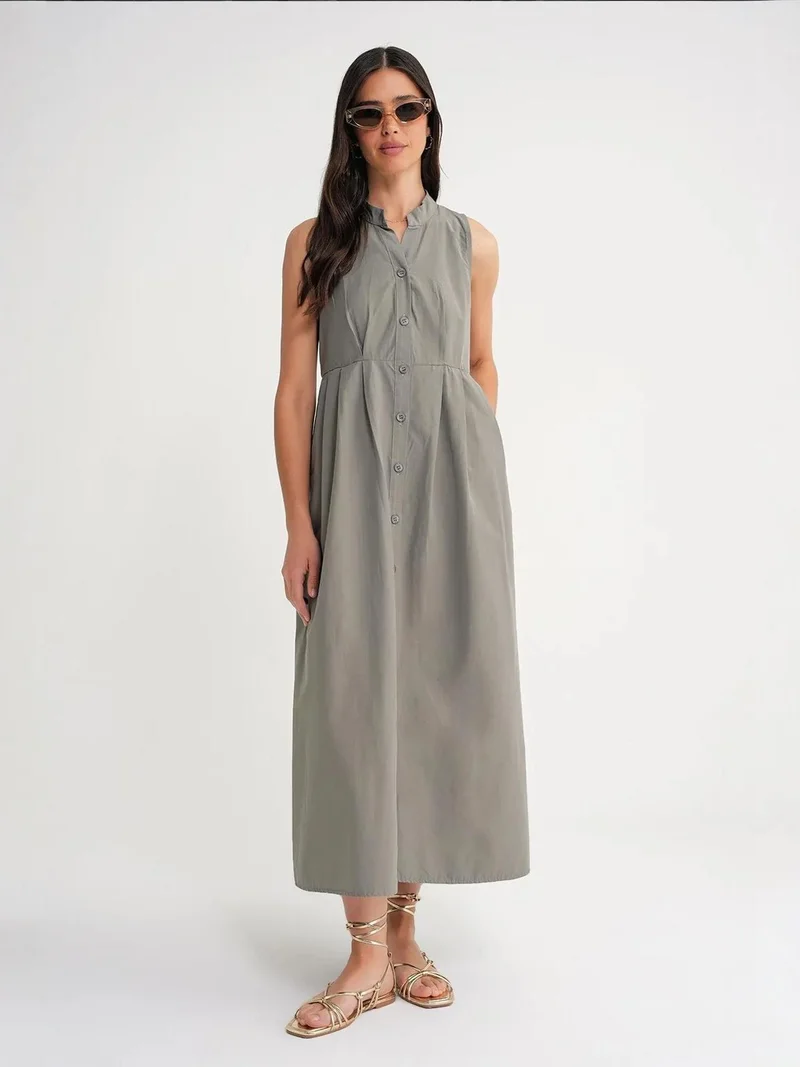 ميكسراي فستان ماكسي بياقة مدورة وأزرار