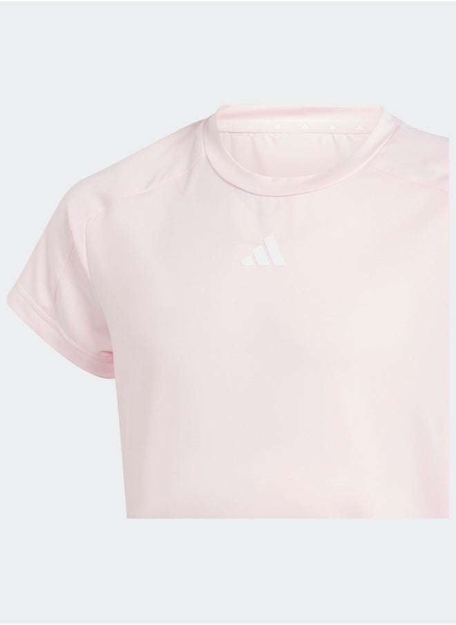 Adidas مجموعة تي شيرت وسروال قصير من Train Essentials للأطفال  - Image 4