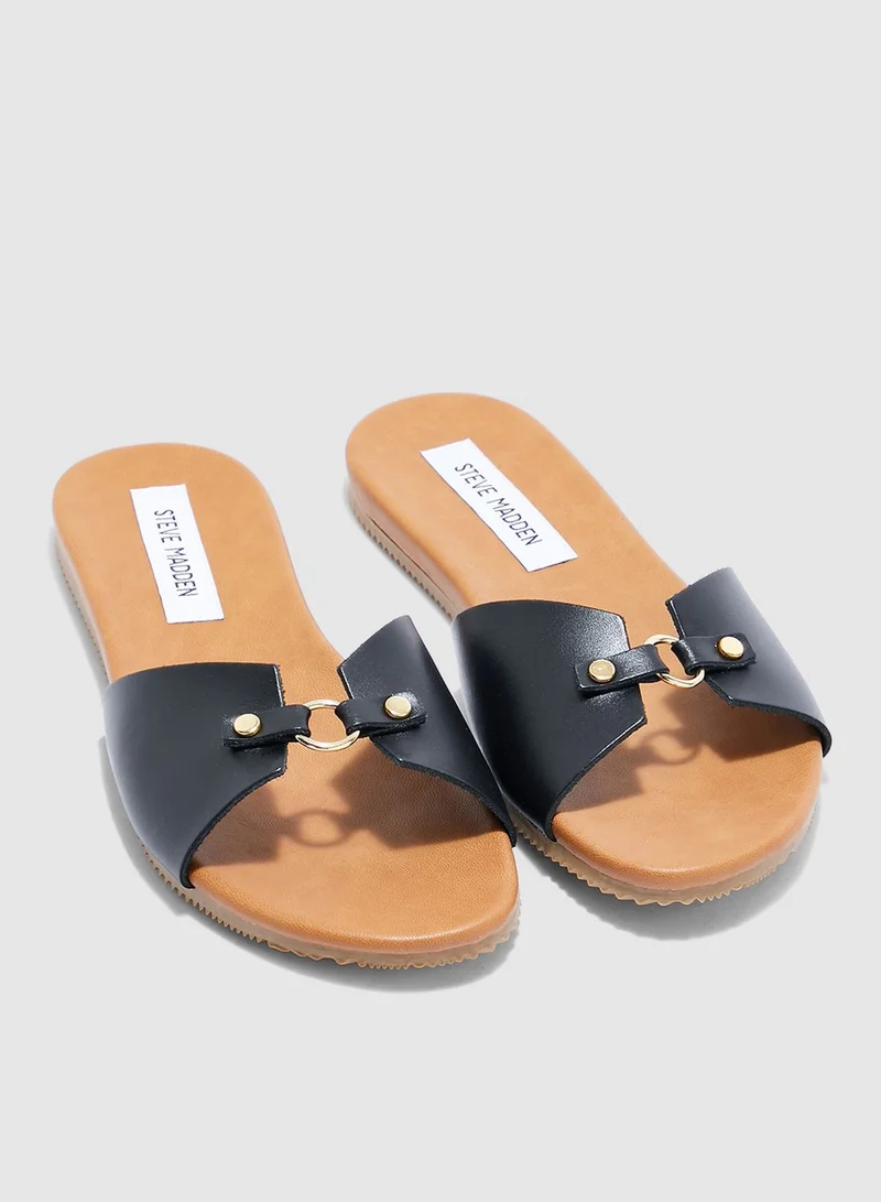 STEVE MADDEN Nyla Flat Sandal - black