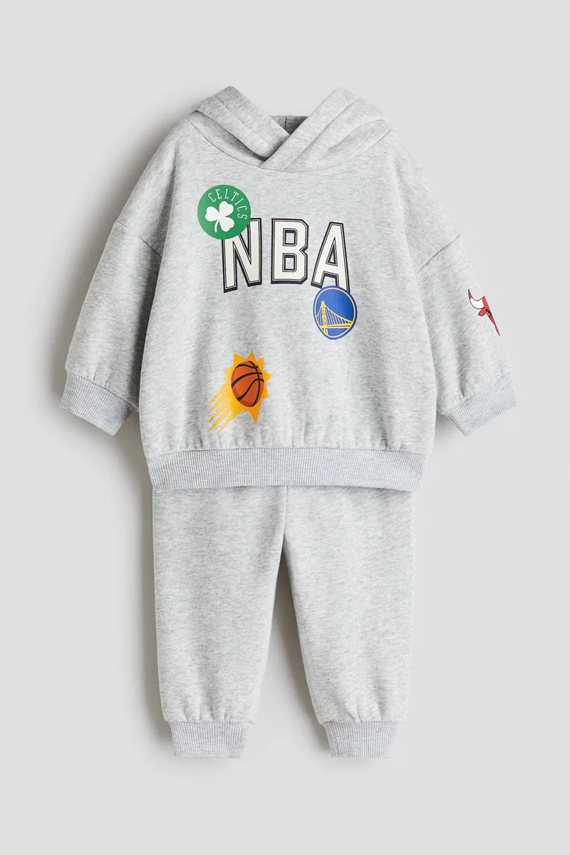 اتش اند ام طقم مكون من هودي وبنطلون رياضي - عبوة من قطعتين