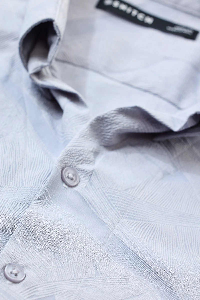 سنيتش قميص أزرق فاتح بنقوش ضيقة