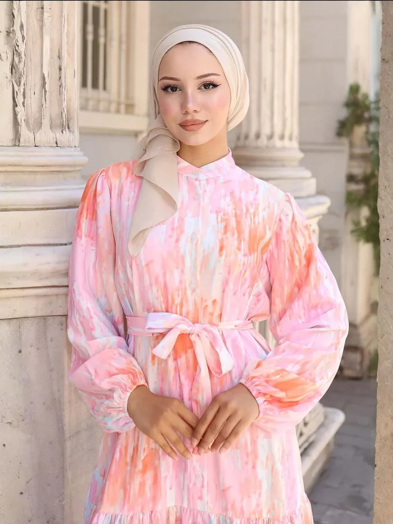 بيغ دارت فستان ماكسي بياقة مستديرة وأزرار وحزام خصر