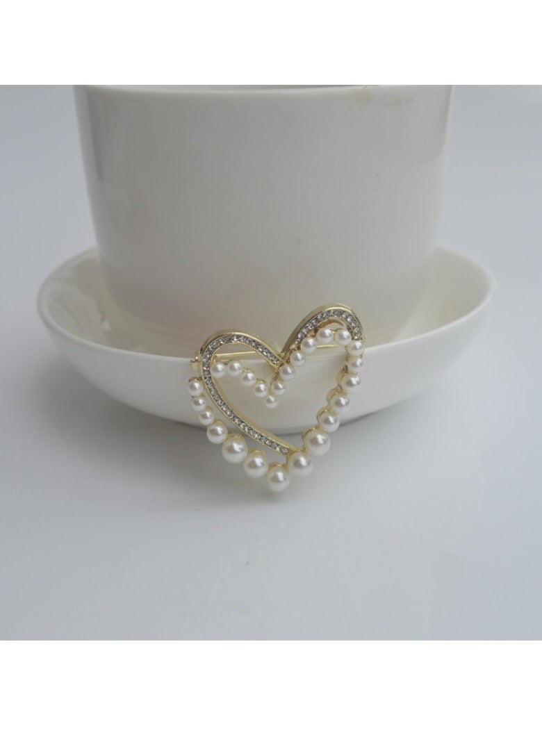 Generic Glamorous Heart-shaped Faux Pearl Brooch Pin - Delicate Decor for Coats & Sweaters - Fashionable Accessory to Enhance Your Style  - Image 5