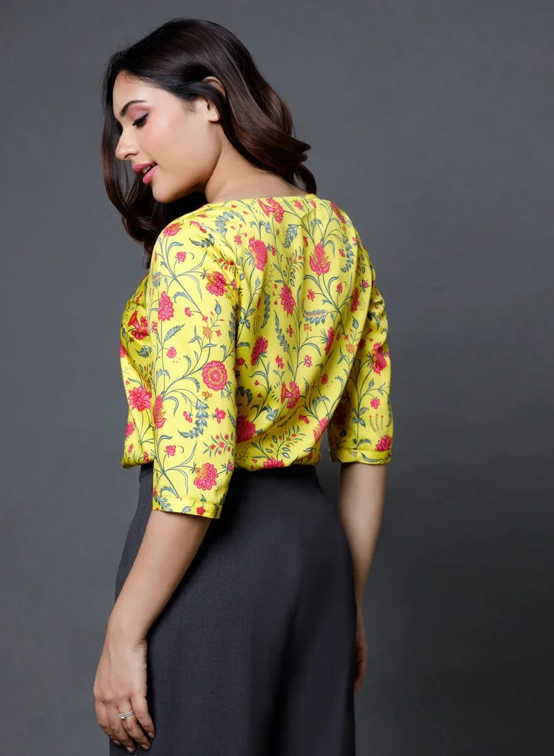 Zigzag Yellow Printed Half Sleeve Vneck Top