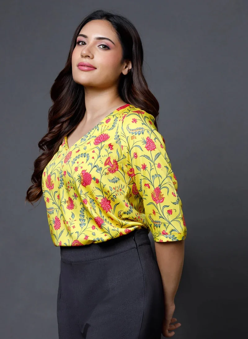 Zigzag Yellow Printed Half Sleeve Vneck Top