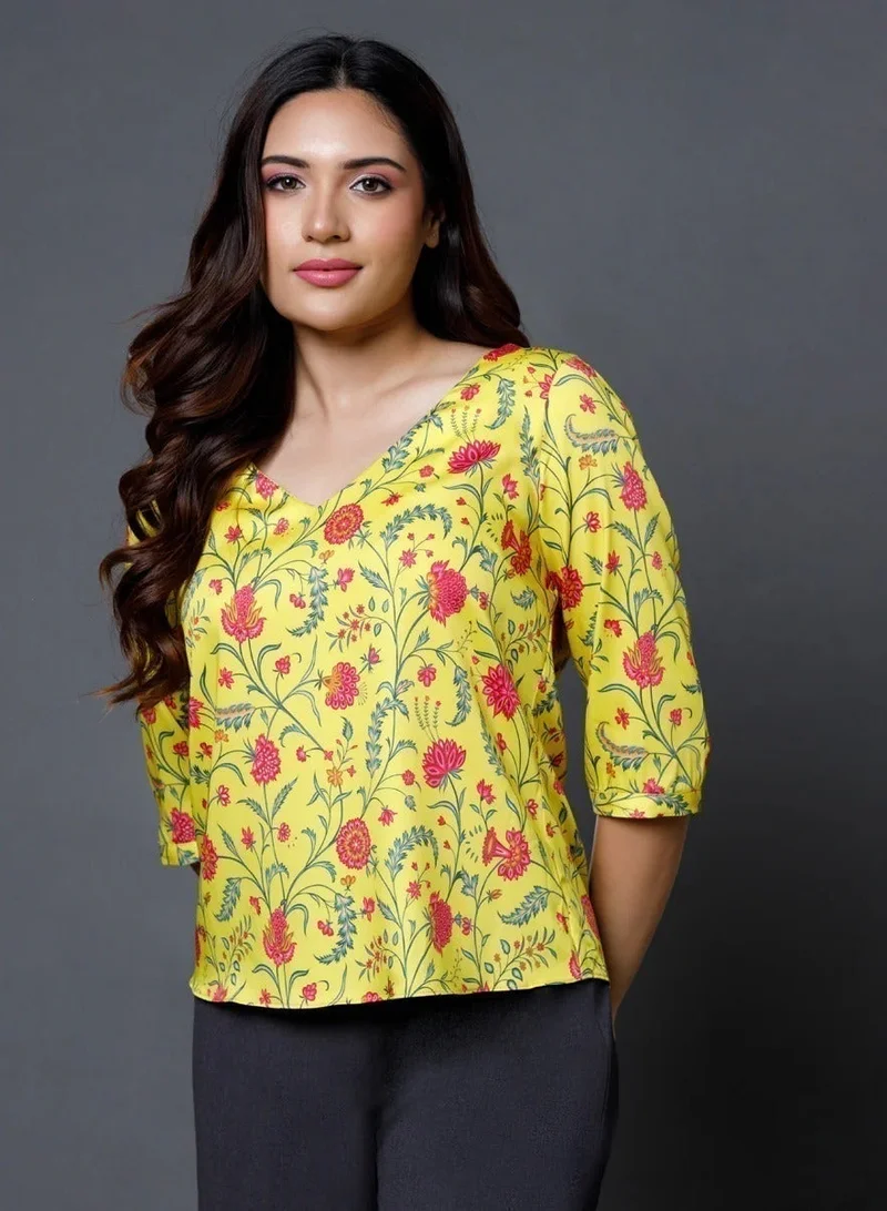 Zigzag Yellow Printed Half Sleeve Vneck Top