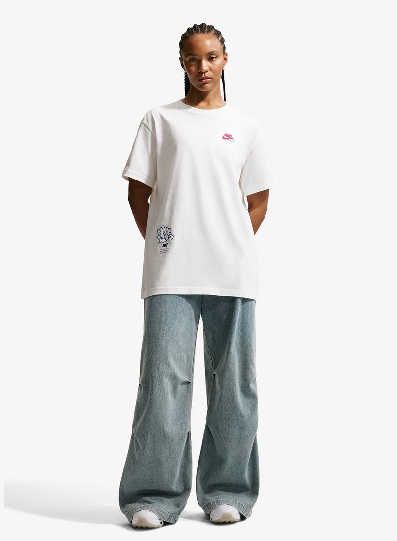 Nike Classic Boyfriend Graphic T-Shirt - Image 1