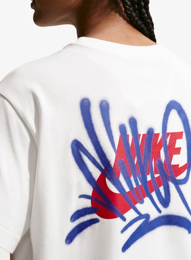 Nike Classic Boyfriend Graphic T-Shirt - Image 4