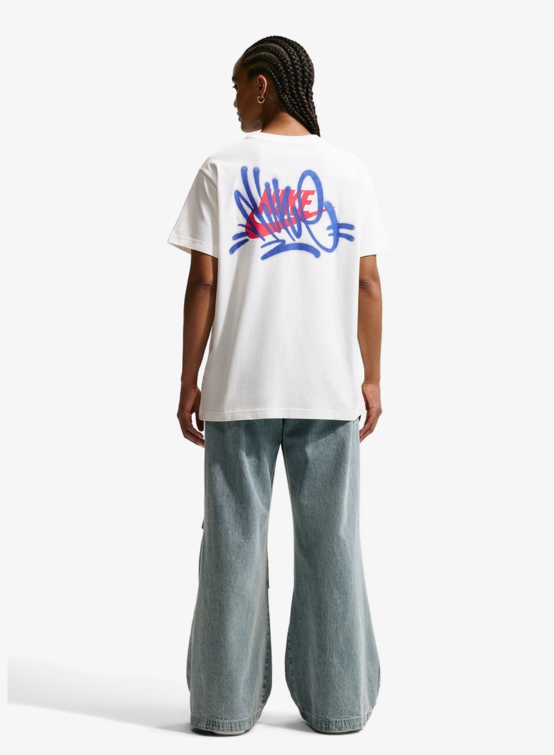 Nike Classic Boyfriend Graphic T-Shirt - Image 2