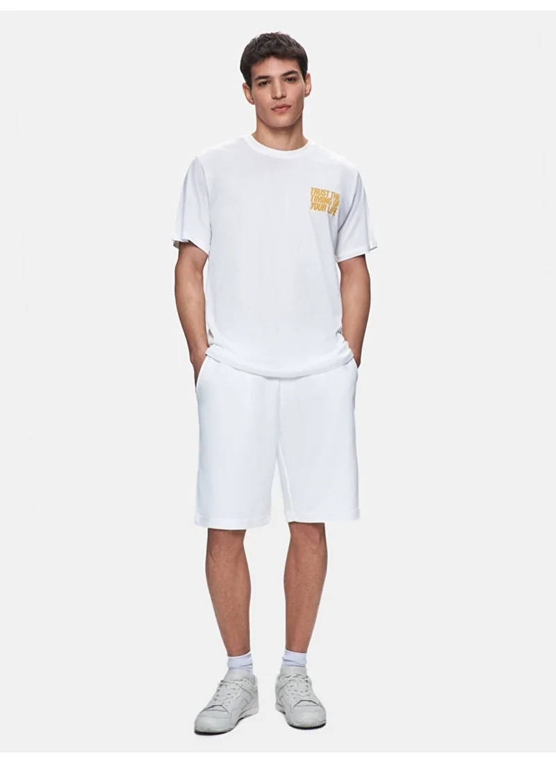 إل تي بي White T-Shirt