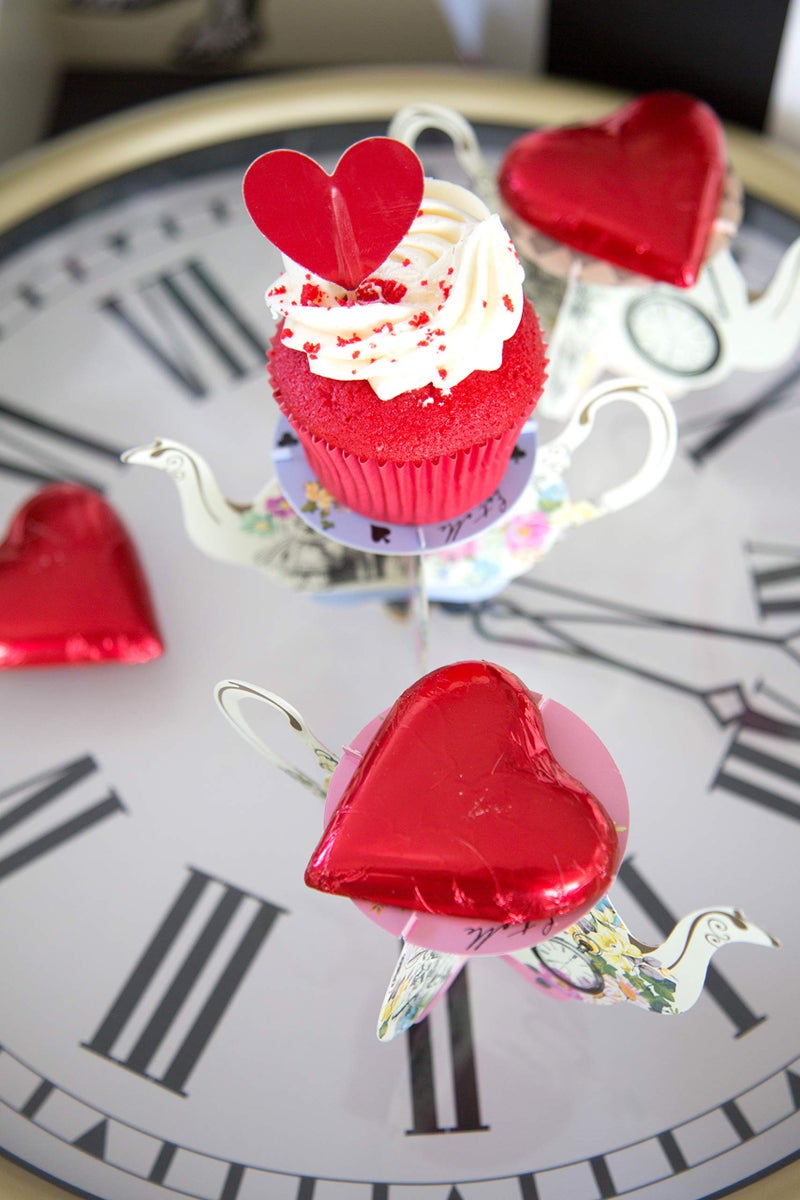 Talking Tables Alice In Wonderland Party Supplies | Cupcake Stand | Great For Mad Hatter Tea Party, Birthday Party And Baby Shower | 3 Designs, 6 Pack - Image 4