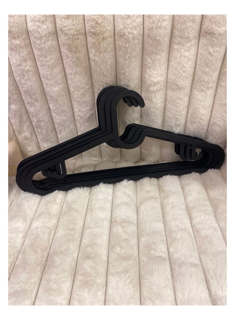 شماعات ملابس مناسبة لحمل الملابس - Image 1