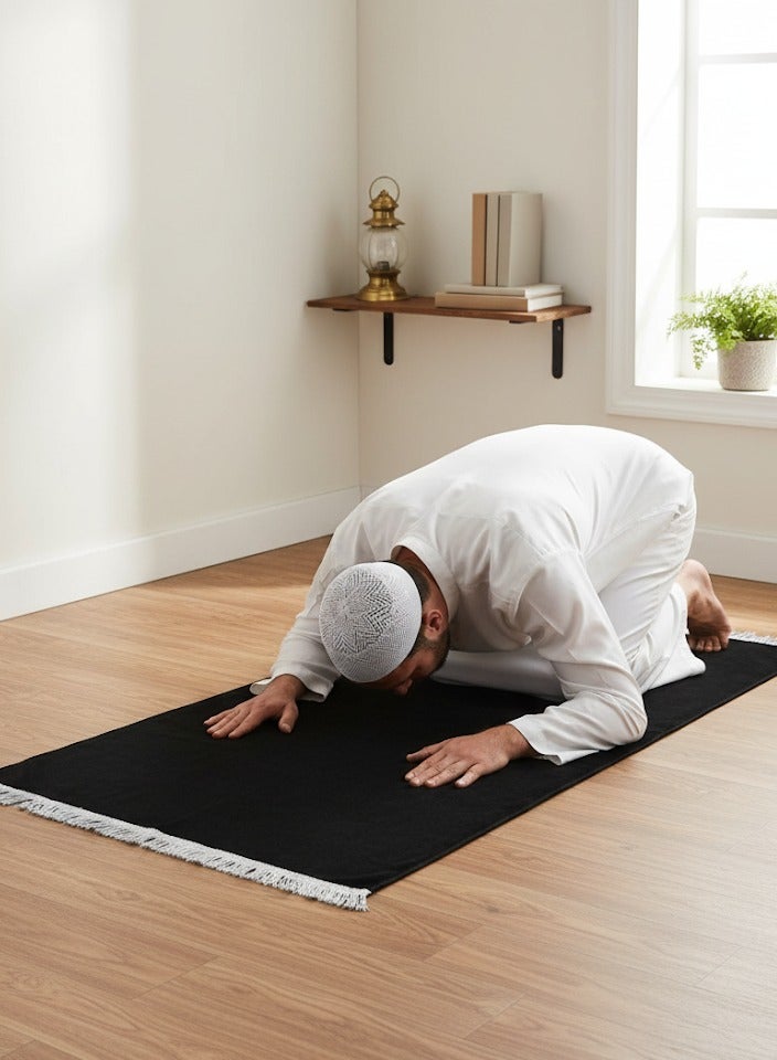 سندس سجادة صلاة ذهبية  تصميم أنيق وفخم بحجم كبير ومريح مغطاة بقماش ناعم ومحكم من أجود أنواع القطن. - Image 4