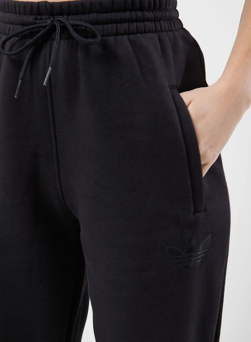 adidas Originals Essential Logo Joggers