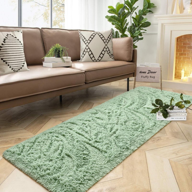 DweIke سجاد دويك فلوفي باللون الأخضر المريمي لغرفة النوم 2x6 قدم سجاد طويل ناعم ومريح للفتيات والفتيان والأطفال غير قابل للانزلاق وقابل للغسل في الغسالة سجادة صغيرة بجانب السرير لتزيين الممرات والغرف