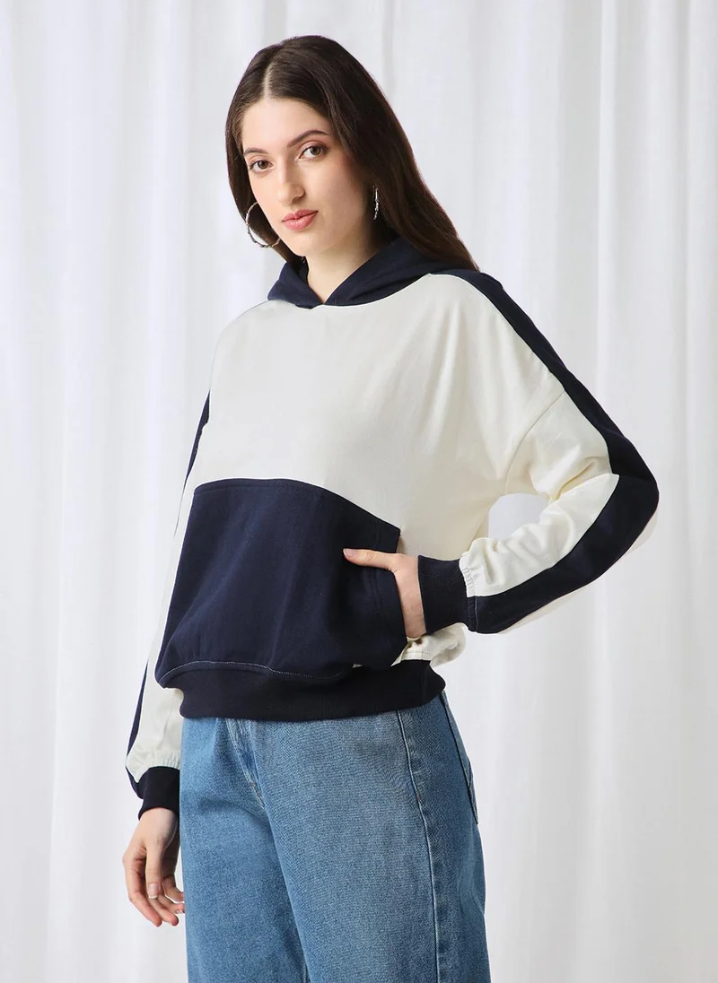 globus Globus Women Navy Blue Colorblock Drop Shoulder Sleeves Kangaroo Pocket Hooded Oversized Sweatshirt