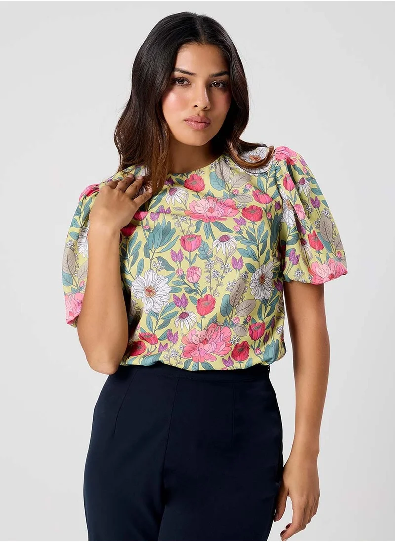 Zigzag Round Neck Sleeve Detailed Printed Top