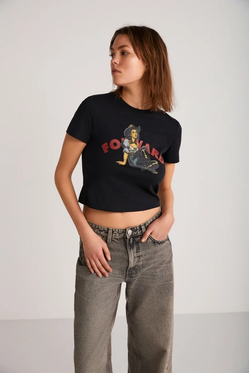 GRIMELANGE Ice Women's Crop Print Detailed Crew Neck Short Sleeve Knitted Black T-shirt