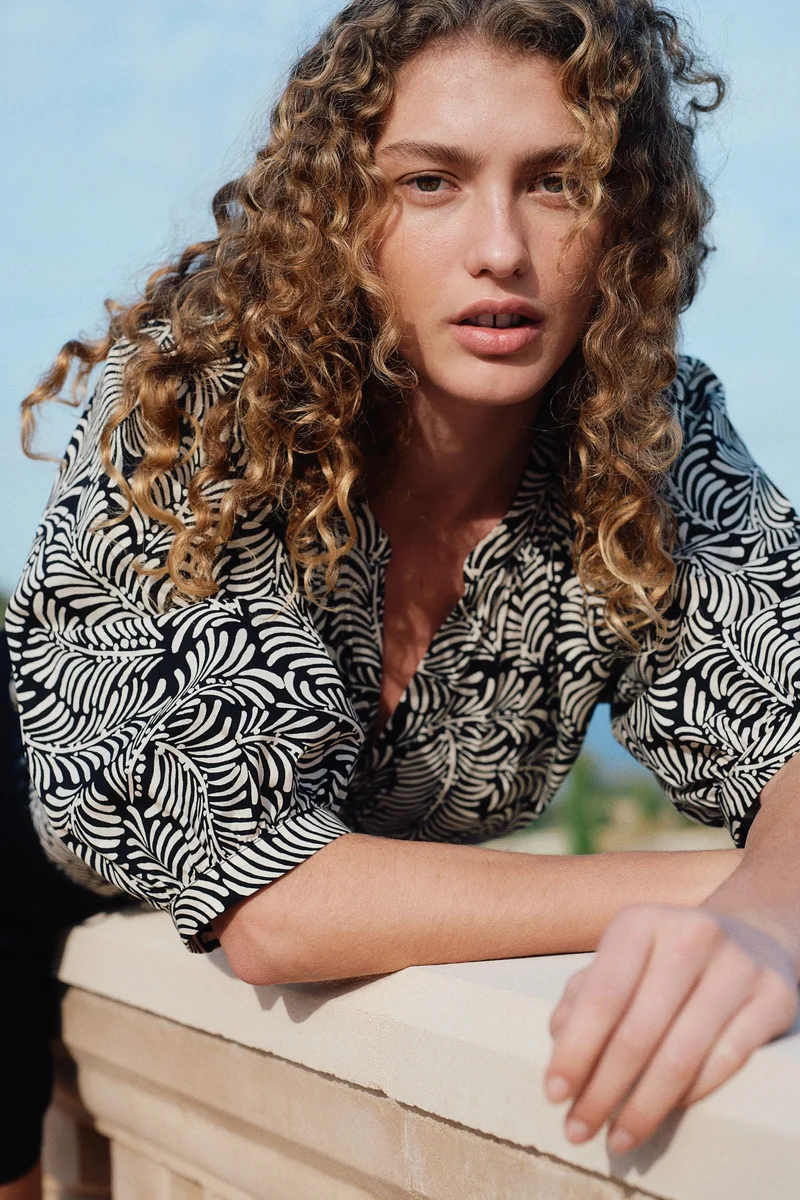 H&M Balloon-sleeved poplin blouse