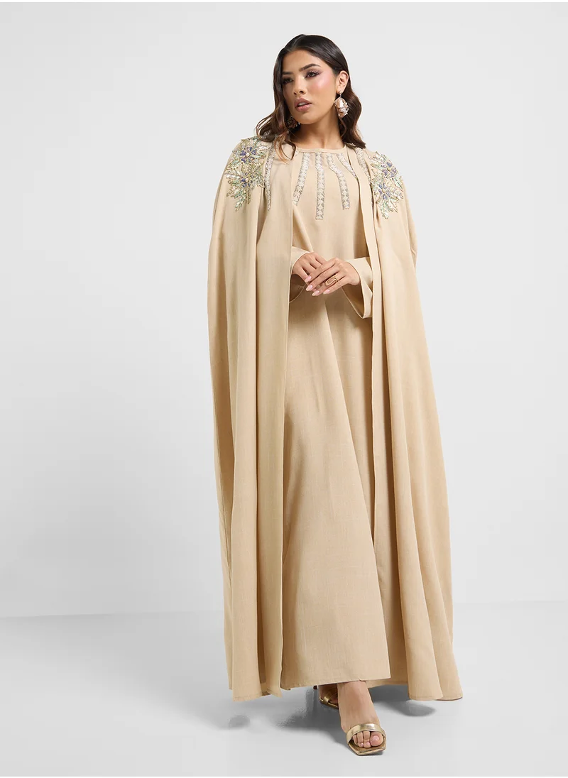 هيا كلوزيت Embroidered Neck Cape Sleeve Dress
