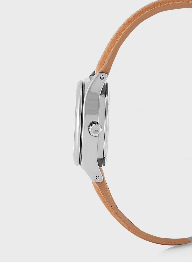 كاسيو ساعة يد بعقارب وسوار من البولي يوريثان - Image 2