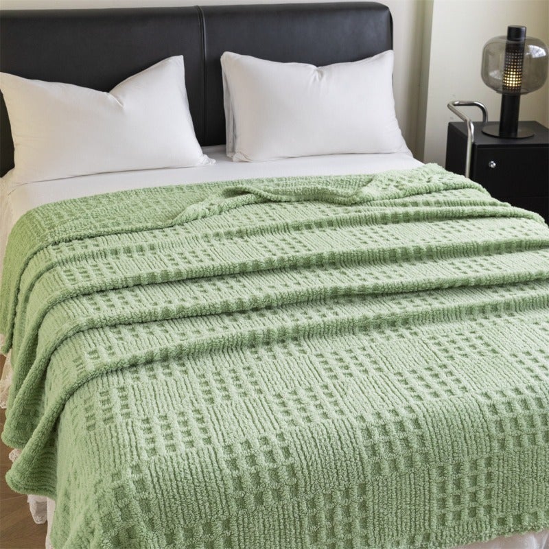 A Solid Color Waffle Jacquard Summer Quilt Blanket, Machine Washable, Suitable for Home, Office, Sofa And Camping, Pillow Not Included - Image 2